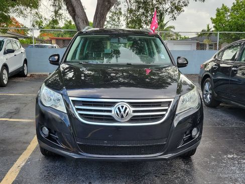 Used 2009 Volkswagen Tiguan S FWD image 2