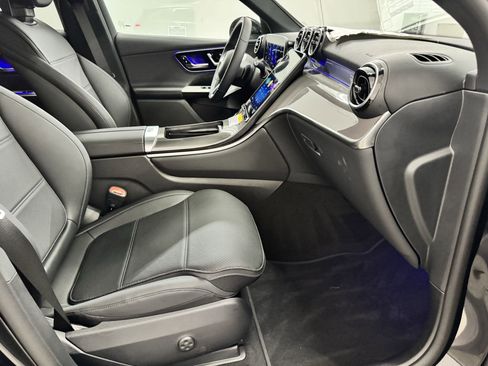 Certified 2025 Mercedes-Benz GLC 300 image 23