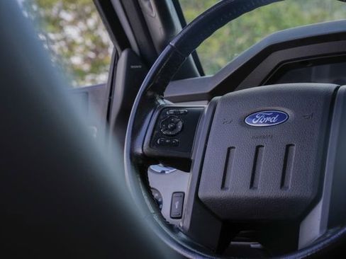 Used 2015 Ford F250 Lariat w/ Lariat Ultimate Package AWD/4WD image 45