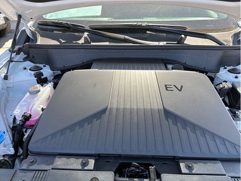 Used 2025 Hyundai Kona SEL FWD image 23