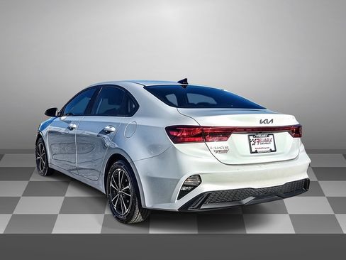 Used 2024 Kia Forte LXS image 4