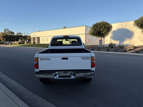 Used 2004 Toyota Tacoma PreRunner image 5