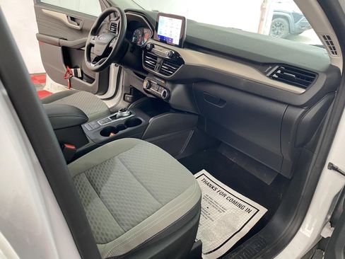 Used 2022 Ford Escape SE w/ Cold Weather Package AWD/4WD image 8