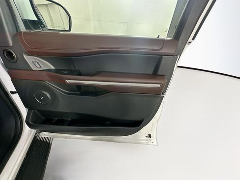 Used 2024 Ford Expedition Max Limited image 34
