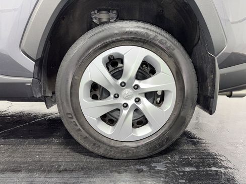 Used 2022 Toyota RAV4 LE image 7