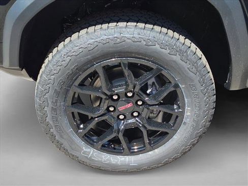 New 2026 GMC Canyon Denali w/ LPO, Denali Black Edition AWD/4WD image 10