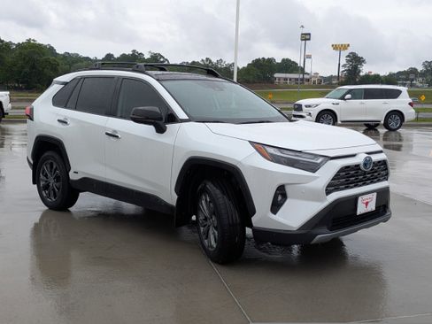Used 2024 Toyota RAV4 Limited w/ Advanced Technology Package AWD/4WD image 7