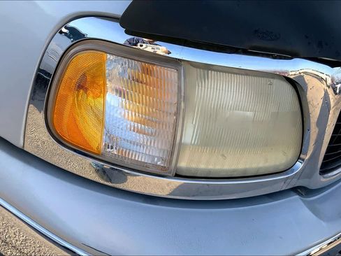 Used 2001 Ford Expedition XLT image 27