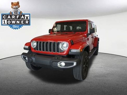 Used 2025 Jeep Wrangler Unlimited Sahara AWD/4WD image 1