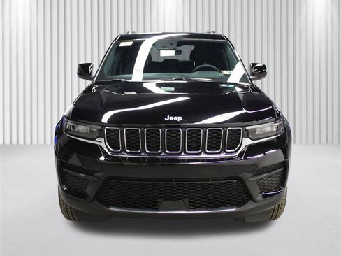 New 2026 Jeep Grand Cherokee Laredo image 40