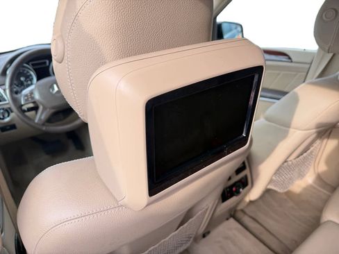 Used 2014 Mercedes-Benz GL 450 4MATIC image 13