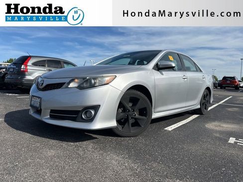 Used 2012 Toyota Camry SE FWD image 1