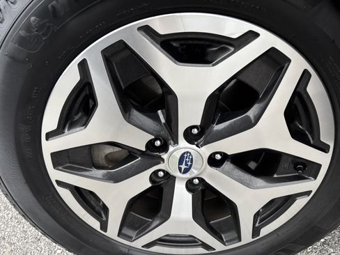 Used 2020 Subaru Forester Premium image 8
