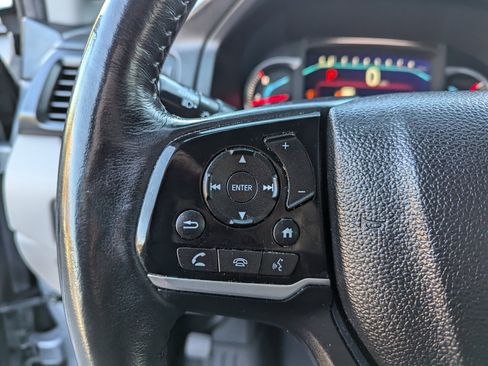 Used 2019 Honda Pilot Touring image 17