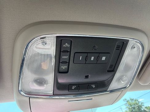 Used 2011 Jeep Grand Cherokee Laredo AWD/4WD image 17