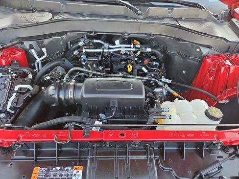 Used 2024 Ford Explorer XLT w/ Equipment Group 202A AWD/4WD image 13