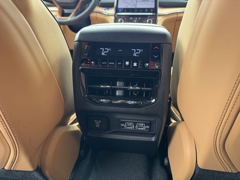 Used 2023 Jeep Grand Cherokee L Summit image 34