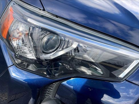 Used 2020 Toyota 4Runner SR5 Premium image 24