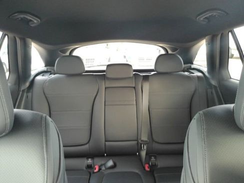 Used 2024 Mercedes-Benz GLC 300 SUV image 33