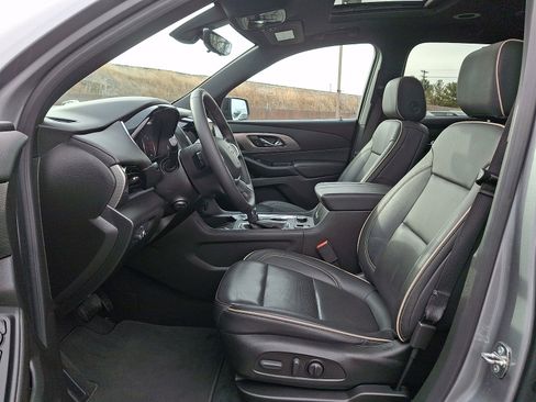 Certified 2023 Chevrolet Traverse Premier w/ Redline Edition image 14