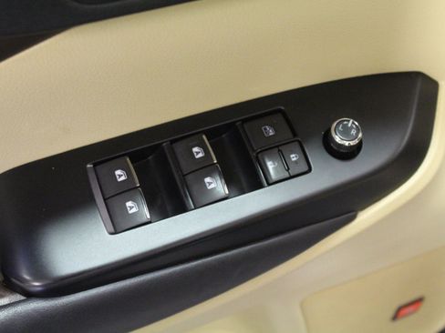 Used 2014 Toyota Highlander Limited Platinum image 22