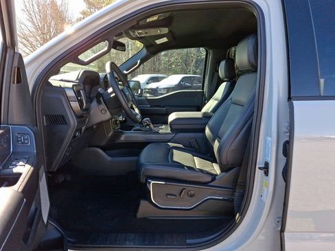 Used 2024 Ford F150 Lariat image 19