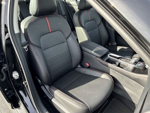 Used 2025 Nissan Sentra SR w/ SR Premium Package image 22