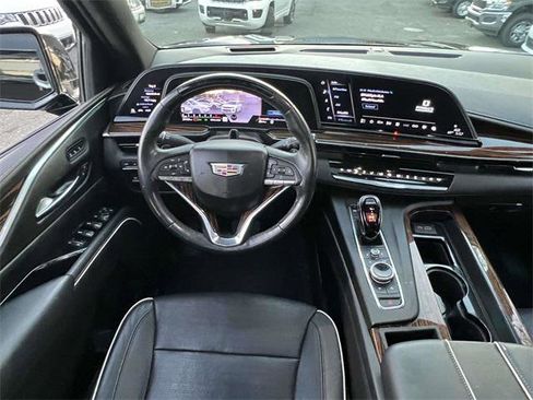 Used 2022 Cadillac Escalade ESV Premium Luxury image 15