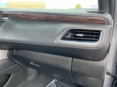 Used 2022 Chevrolet Suburban Z71 w/ Z71 Off-Road Package AWD/4WD image 30