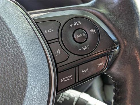 Used 2022 Toyota RAV4 SE w/ Convenience Package image 12