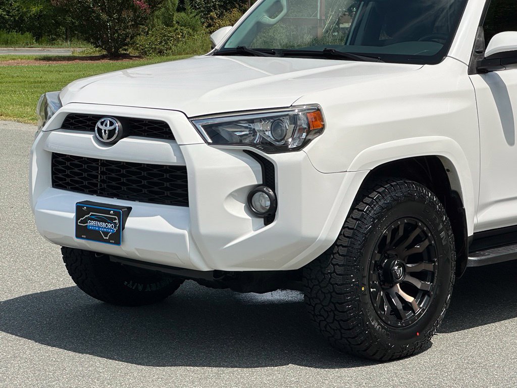 Used 2016 Toyota 4Runner SR5 AWD/4WD image 35