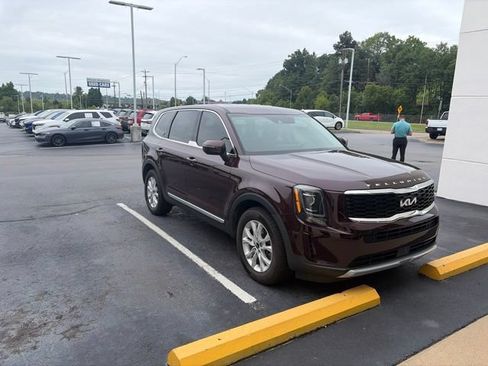 Used 2022 Kia Telluride LX AWD/4WD image 3