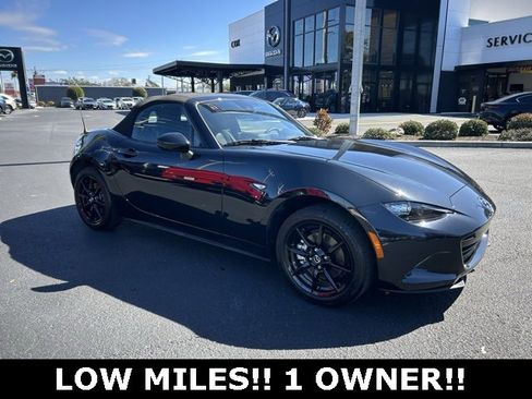 Used 2022 MAZDA MX-5 Miata Sport image 1