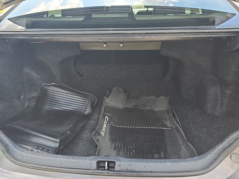 Used 2015 Toyota Camry SE FWD image 12