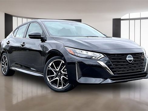 Used 2024 Nissan Sentra SR w/ SR Premium Package image 3