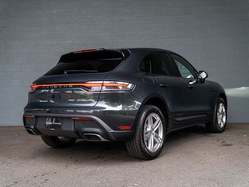 Used 2025 Porsche Macan Base image 27