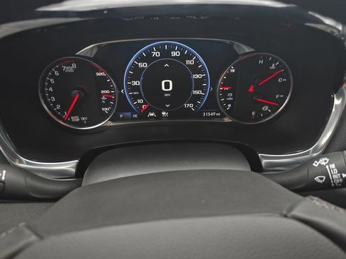 Used 2023 Chevrolet Traverse Premier FWD image 21