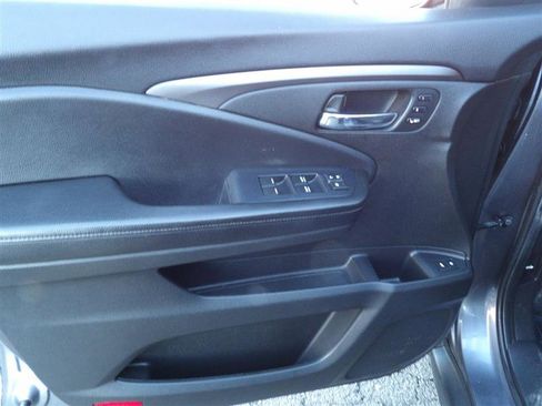 Used 2021 Honda Pilot Special Edition image 11