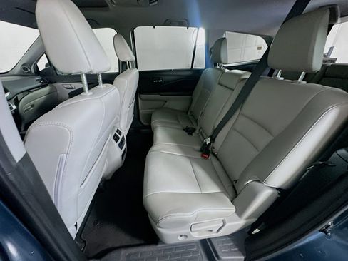 Used 2017 Honda Pilot Touring image 27