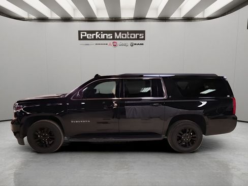 Used 2019 Chevrolet Suburban LT image 2