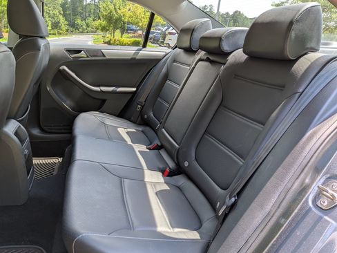 Used 2018 Volkswagen Jetta SEL FWD image 21