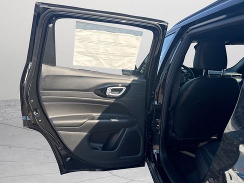 New 2026 Jeep Compass Latitude AWD/4WD image 10