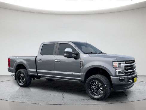 Used 2022 Ford F350 Platinum w/ FX4 Off-Road Package AWD/4WD image 4