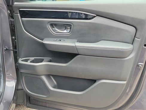 Certified 2025 Honda Pilot EX-L image 9
