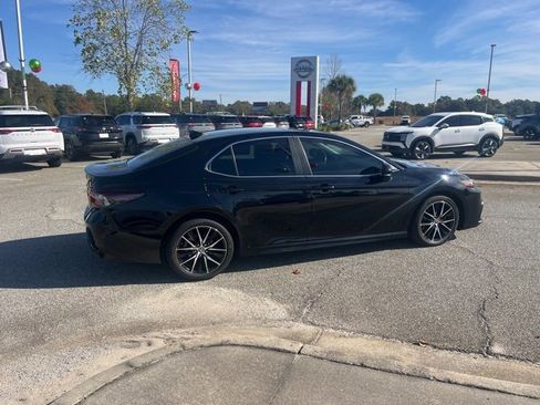 Used 2024 Toyota Camry SE image 5