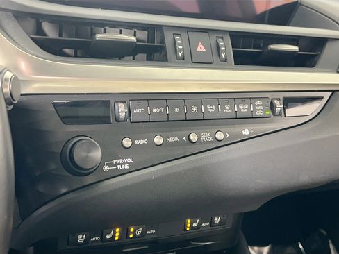 Used 2020 Lexus ES 350 w/ Premium Package image 16