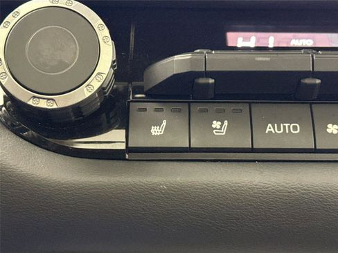 Certified 2024 Toyota Sequoia Platinum image 8