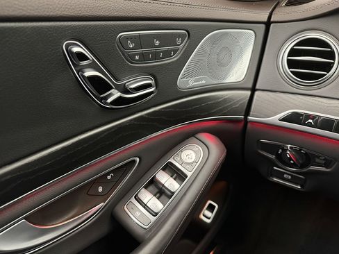 Used 2018 Mercedes-Benz S 560 4MATIC Sedan image 15