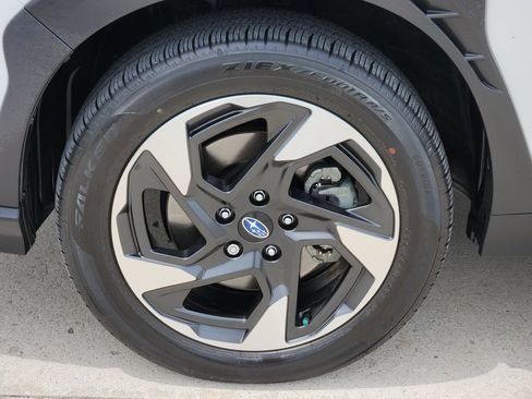 Used 2024 Subaru Crosstrek 2.5i Limited w/ Crosstrek Mirror Package AWD/4WD image 13