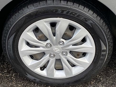 Used 2021 Hyundai Accent SE FWD image 22